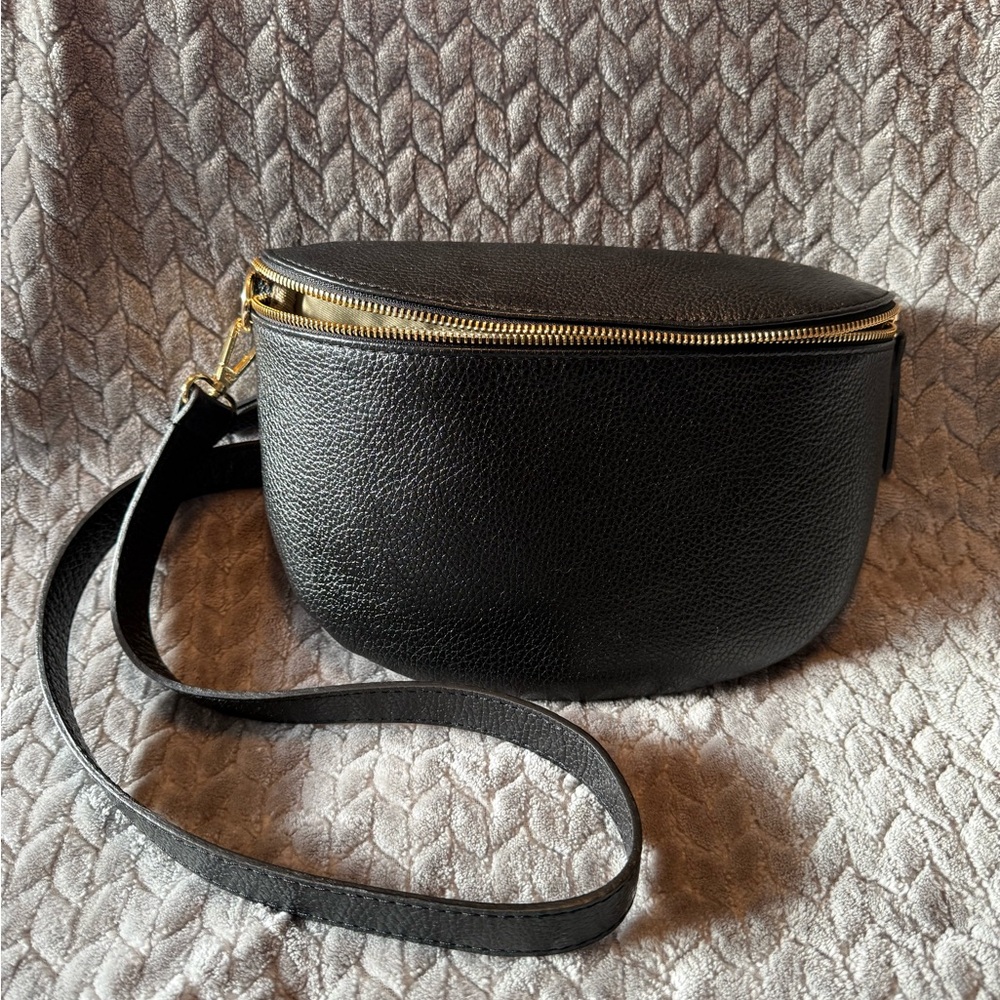 BLACK LEATHER CROSSBODY/SLING BAG
ELIE BEAUMONT - Picture 2 of 8